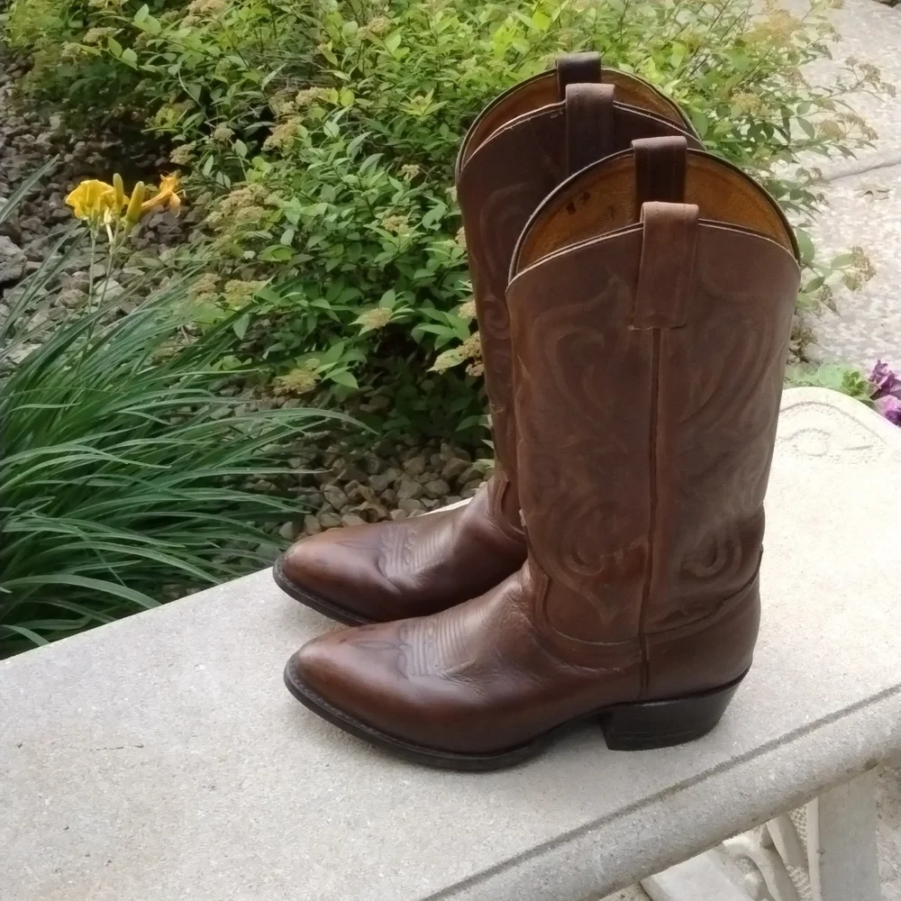 Mens Tony Lama Western boot, size 8.5 D